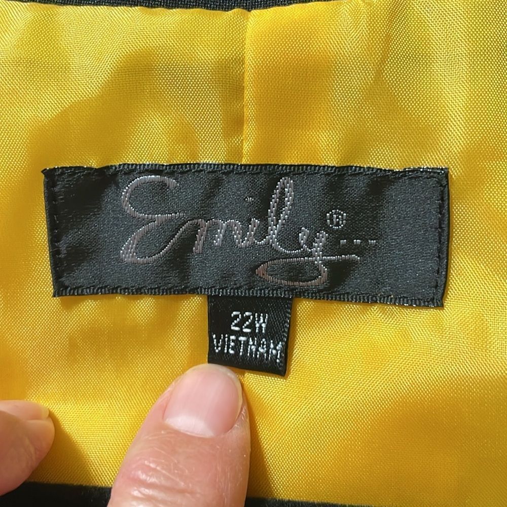 Emily Gold Women's Pant Suit, faux leather trim, 22W - Picture 7 of 8
